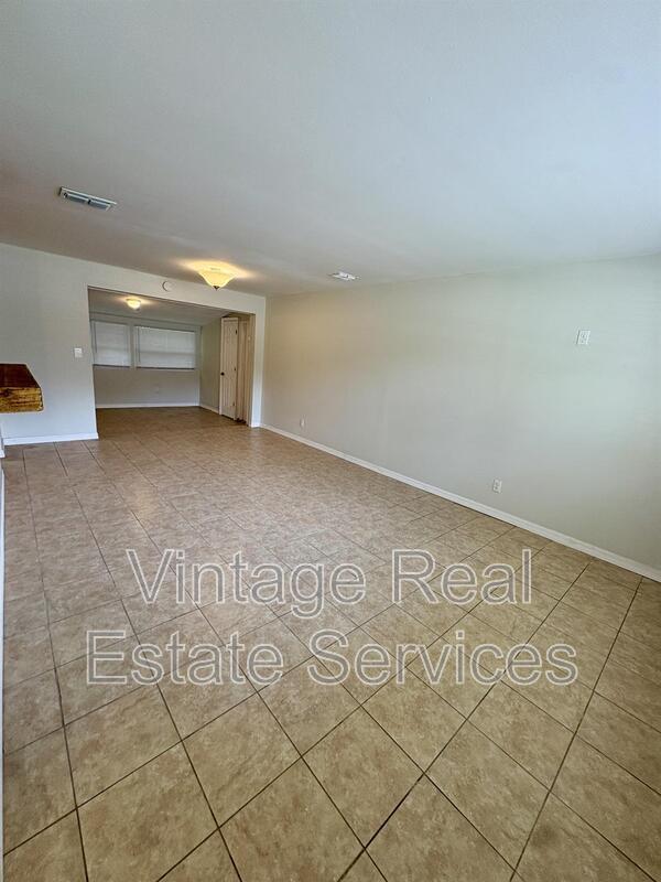 Foto del edificio - 2810 State Rd 60