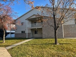 Building Photo - 2421 N Washington Rd Blvd