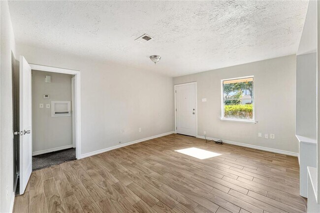 Foto del edificio - 4637 Carmen St