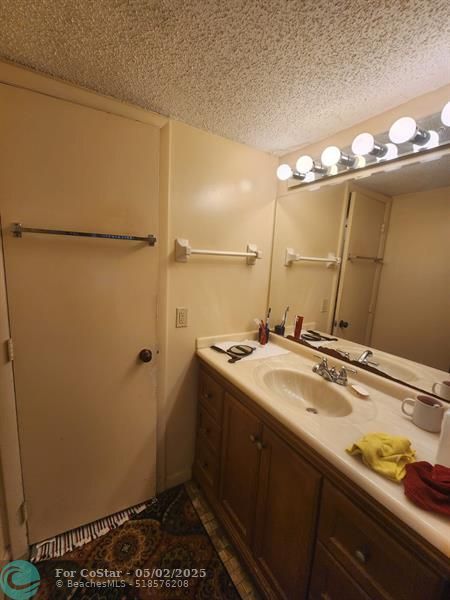 Foto del edificio - 5851 NW 62nd Ave