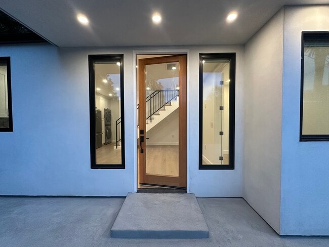 Building Photo - 10470 Lauriston Ave