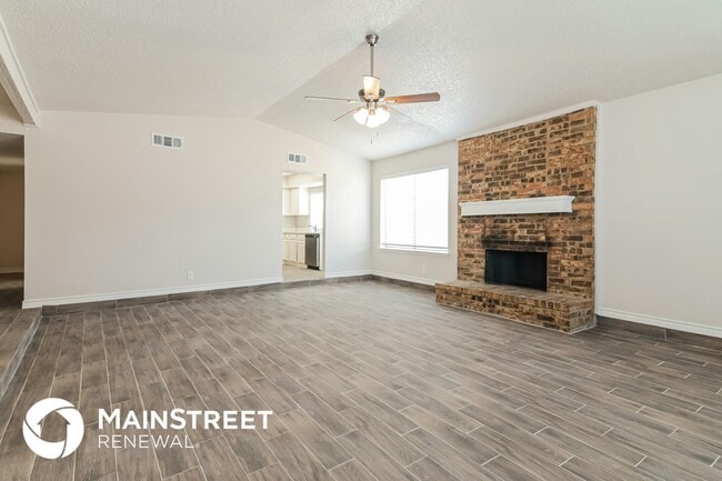 Building Photo - 2718 Holy Cross Ln