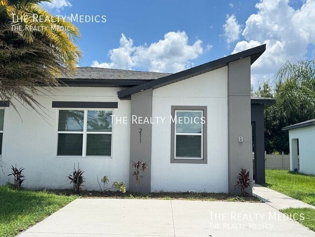 Photo - 211 Bedford Dr House