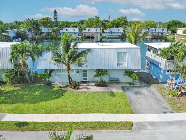 Foto del edificio - 1370 NE 40th Dr