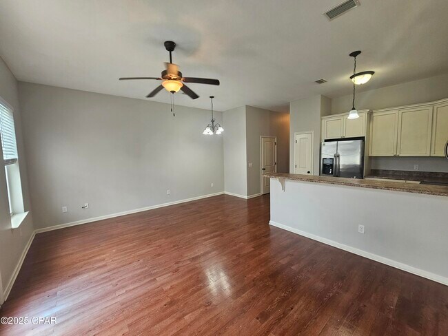 Foto del edificio - 7225 Quail Hollow Dr