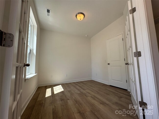 Building Photo - 5009 Layman Dr
