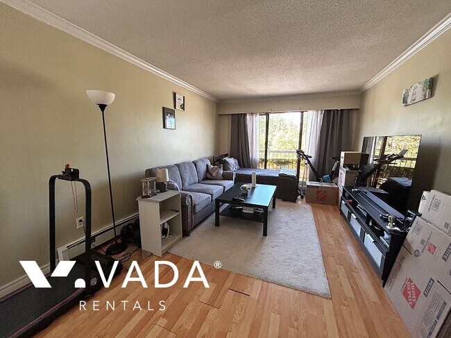 Photo du bâtiment - 2 Bedroom Apartment Rental 301-9405 120th ...