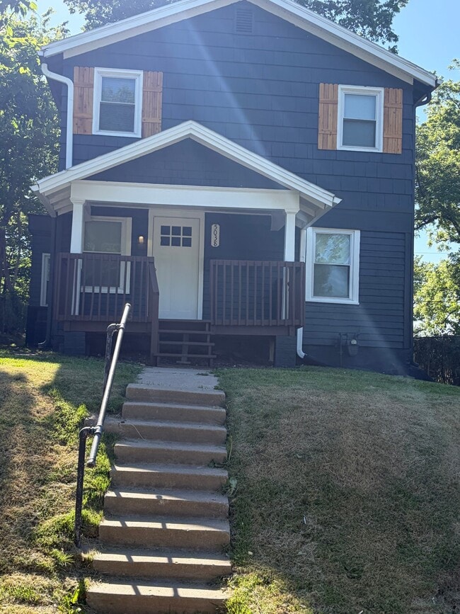 Building Photo - 5038 S Benton Ave