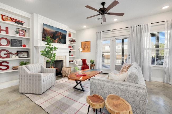 Building Photo - 85 N Solitude Bend