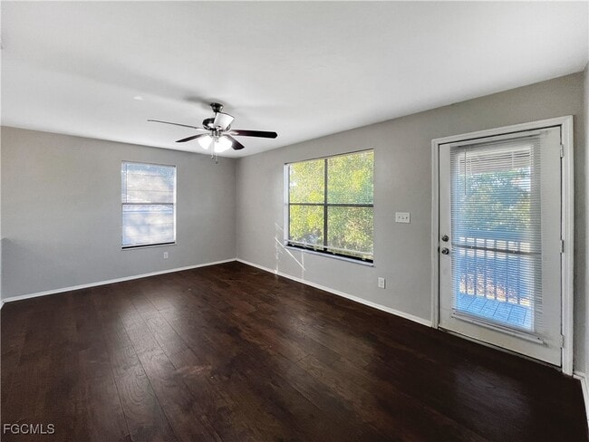 Foto del edificio - 8350 Wren Rd