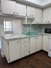 Building Photo - 16701 NE 14th Ave