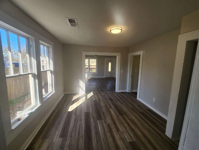 Building Photo - Total-Privacy Property: 3 Bedroom with Big Backyard