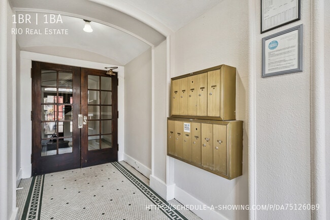 Photo - 718 N Grant St Apartment