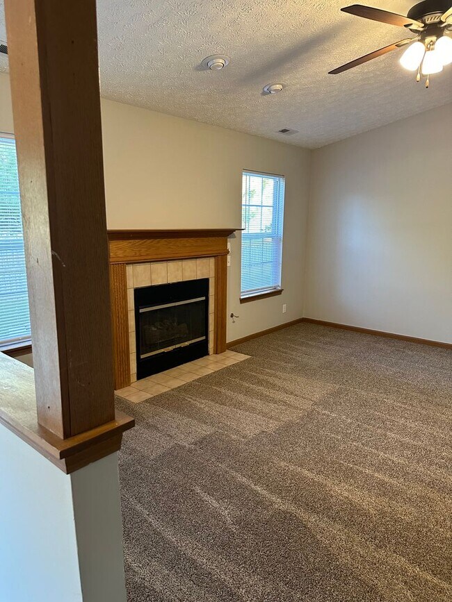 Building Photo - 1828 Starks Cir