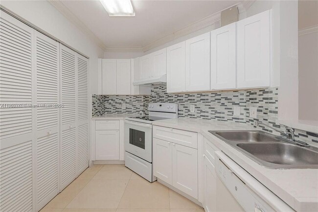 Foto del edificio - 6292 NW 186th St