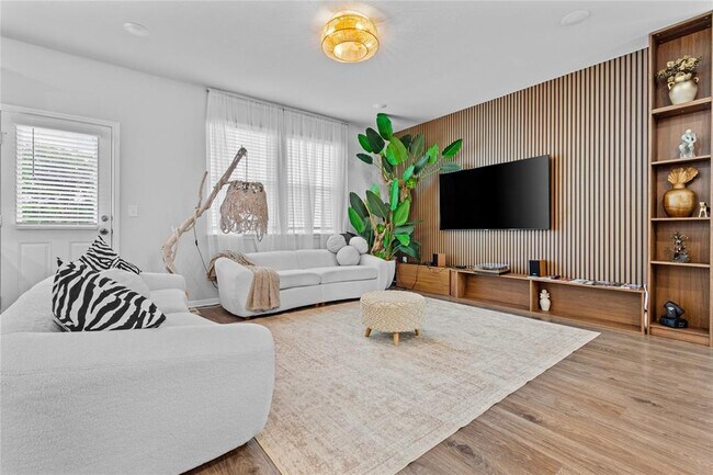 Building Photo - 6262 Marsh Ln