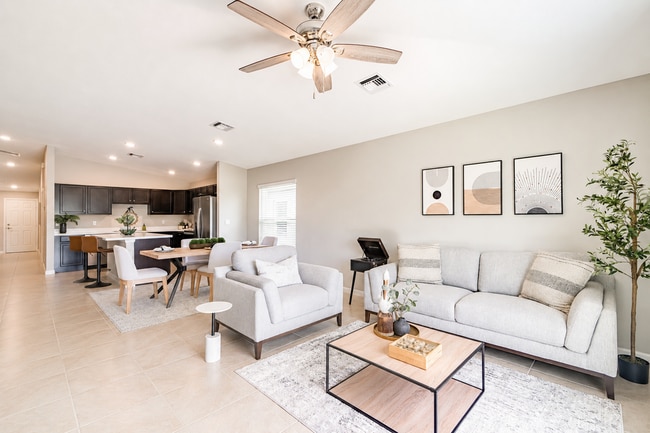 Building Photo - Ravinia St. Lucie