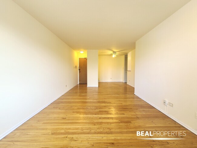Foto del edificio - 660 W Wrightwood Ave