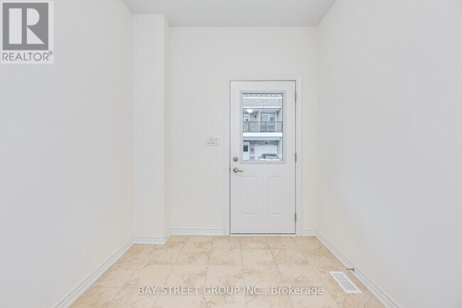 Building Photo - 11 Massachusetts Ln