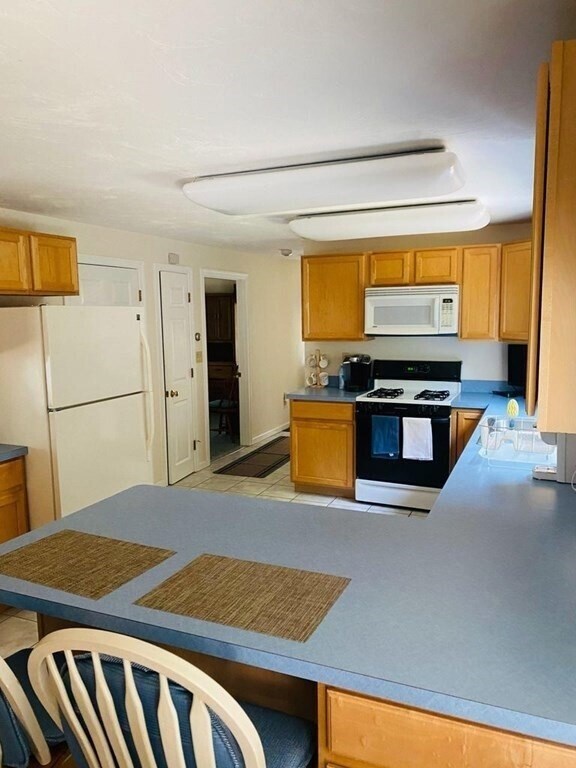 Foto del edificio - 38 Russell Rd