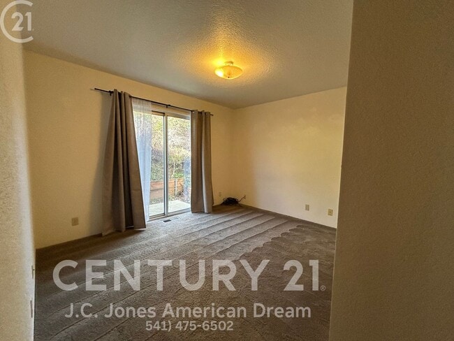 Building Photo - BLLC2503.3