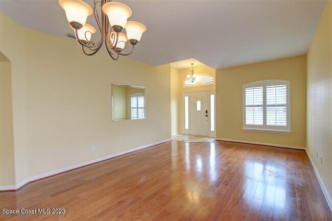 Building Photo - 1648 Kestrel Ct
