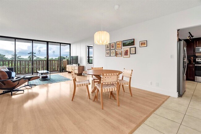 Foto del edificio - 780 NE 69th St