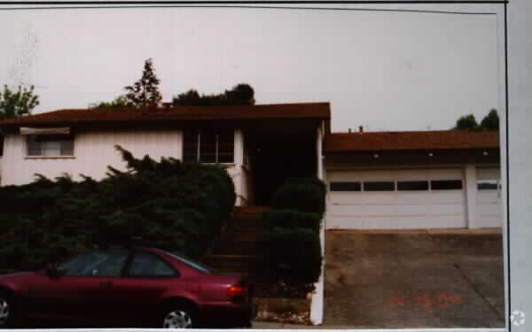 Building Photo - 10178 Alpine Dr