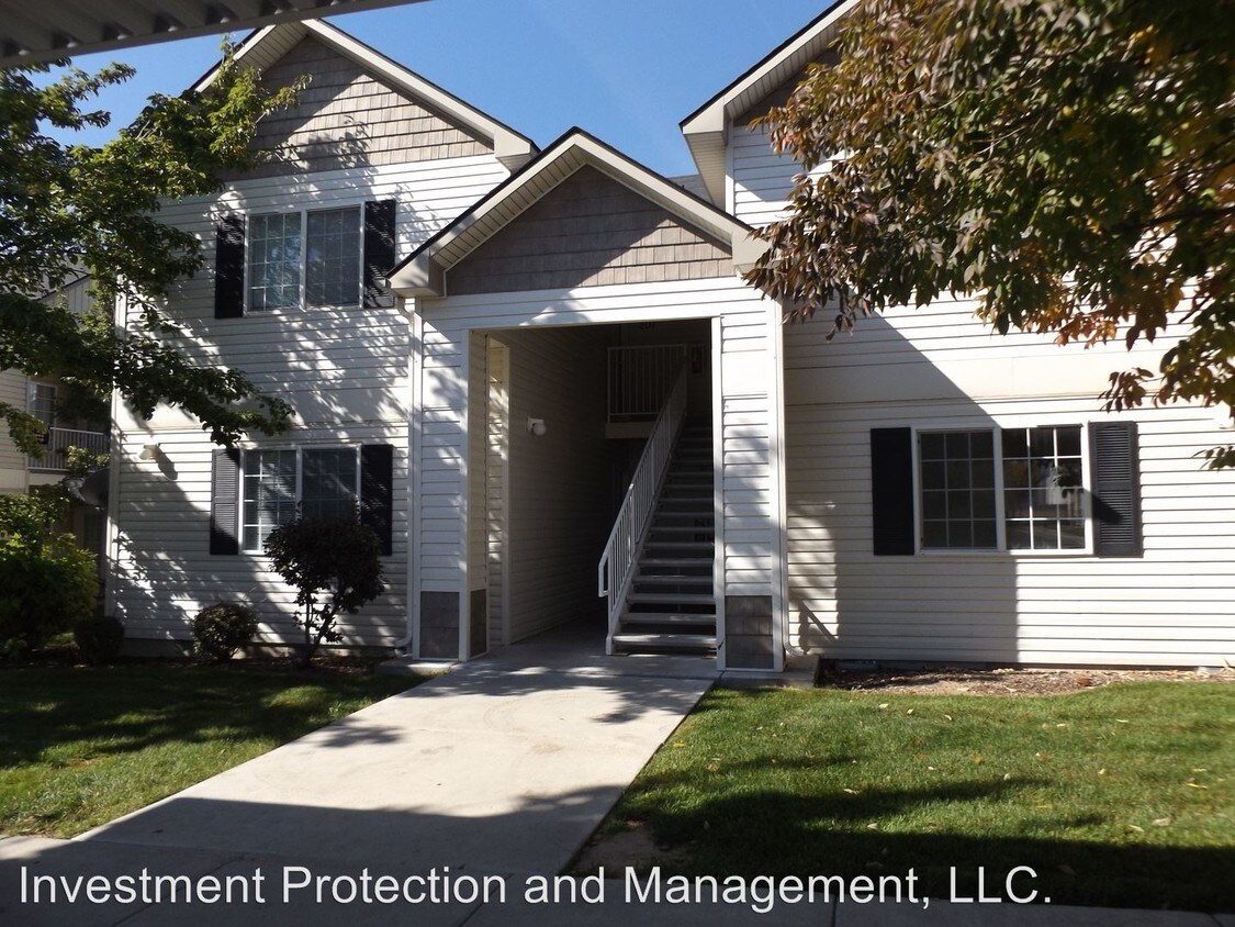 Primary Photo - 165 N Avenger Ln