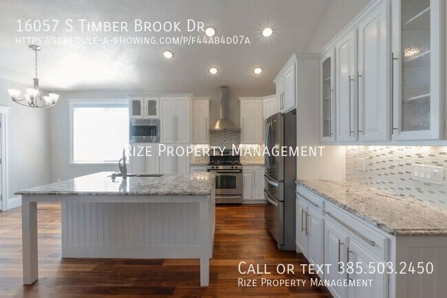 Foto del edificio - 16057 Timber Brook Dr E