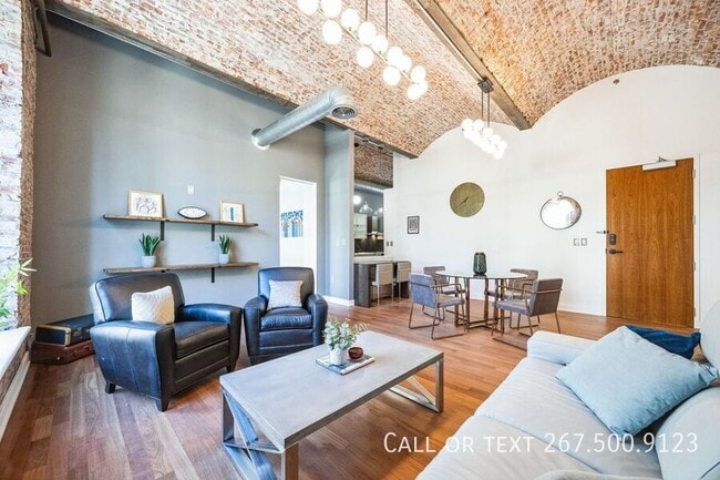 Building Photo - 105 S 12th St