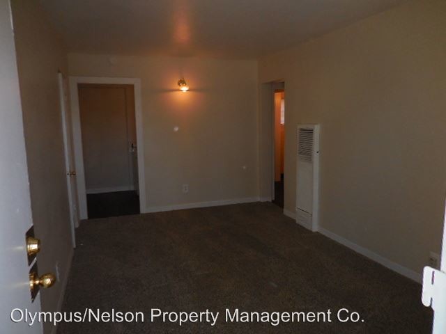 Building Photo - 2717 Hadley St