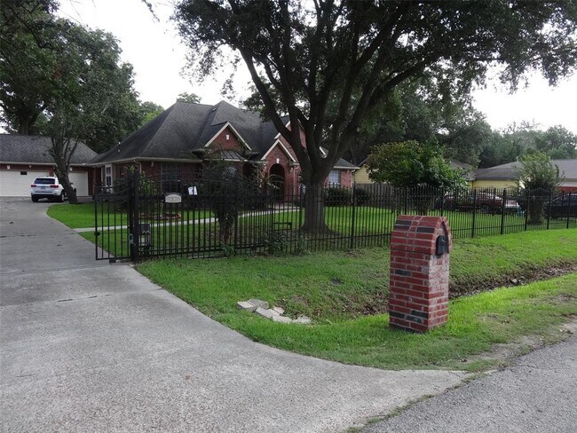 Building Photo - 9226 Kerrwood Ln