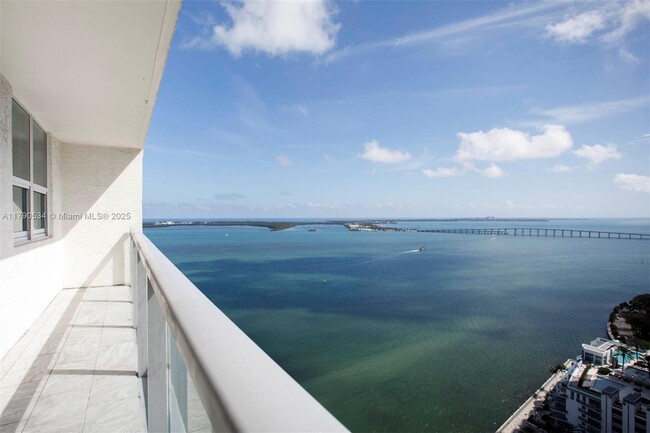 Foto del edificio - 1155 Brickell Bay Dr