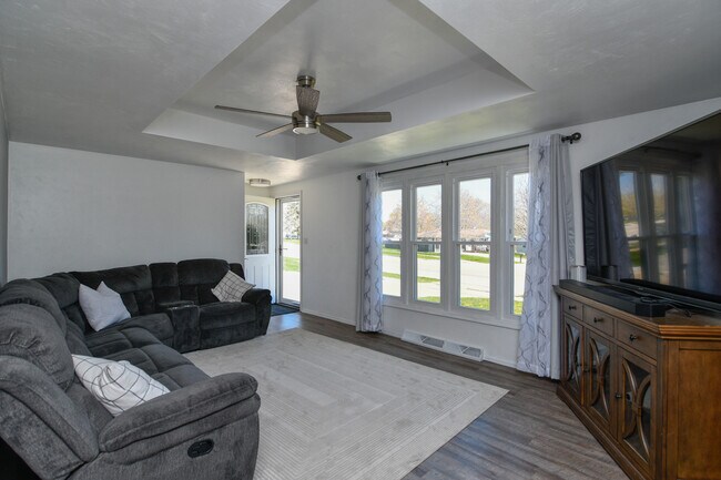 Foto del edificio - 981 Hillcrest Heights