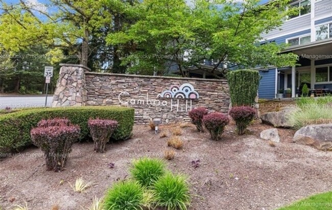 Building Photo - Spacious Cambria Hills Condo – Vaulted Cei...