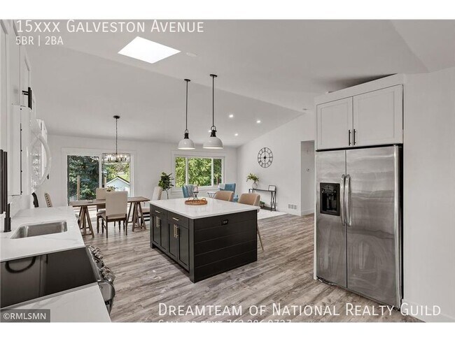 Building Photo - Pet Friendly, Gorgeous Modern Farmhouse st...