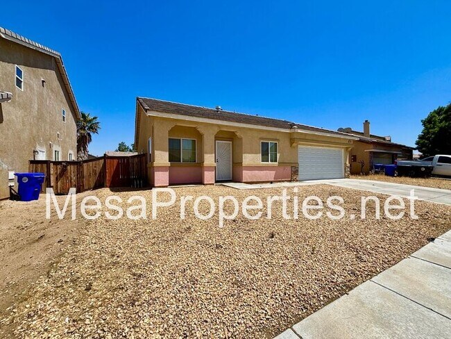 Foto del edificio - 15219 Hallmark Ln