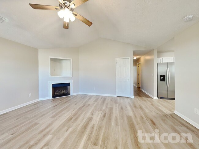 Building Photo - 1404 Deer Creek Ct