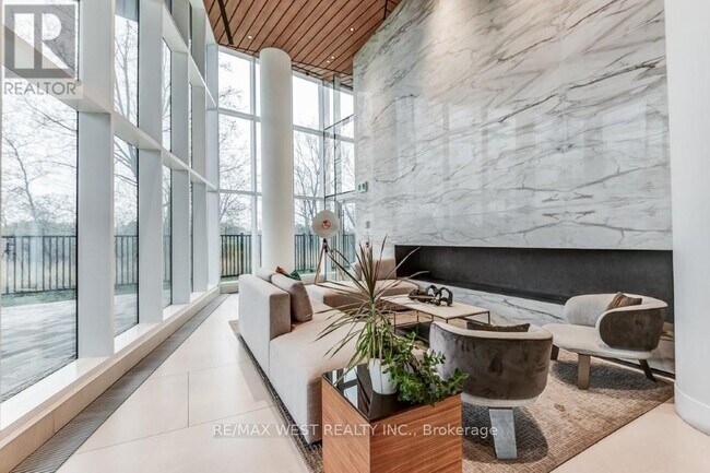 Building Photo - 20 Brin Dr