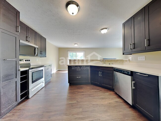 Foto del edificio - 7730 Hillsdowne Cir