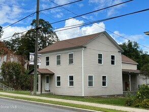 Building Photo - 207 W Main St