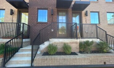 Building Photo - 201 New St