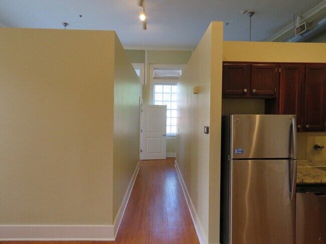 Building Photo - 715 Sherman St