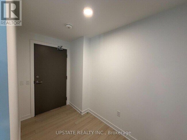 Building Photo - 15 Skyridge Dr