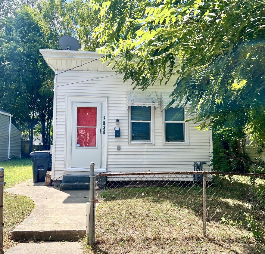 Primary Photo - 2536 Saint Cecilia St
