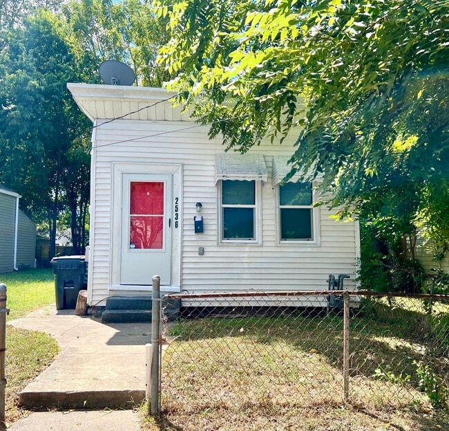 Building Photo - 2536 Saint Cecilia St
