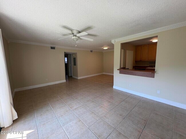 Foto del edificio - 2100 W Beach Dr