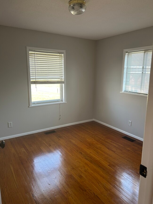 Building Photo - 18805 E Arrowhead Dr