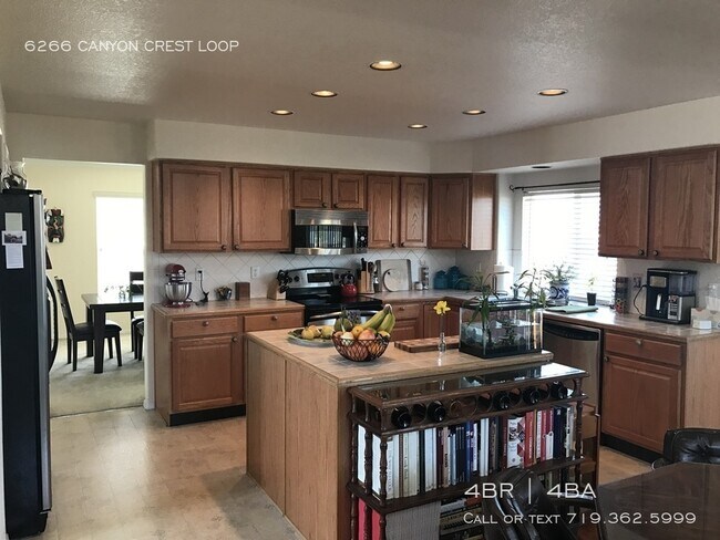 Building Photo - Beautiful 4 bedroom with walk-out basement!